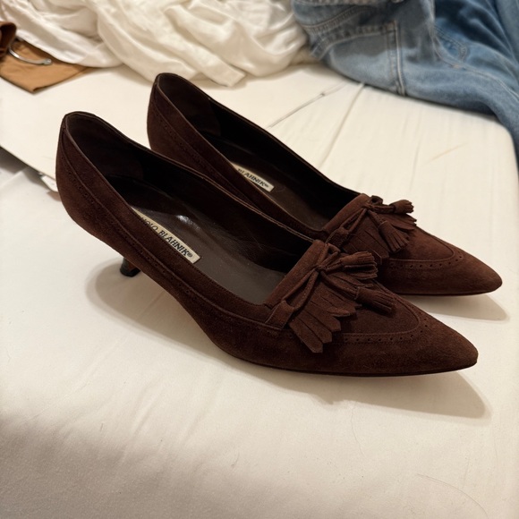 Manolo Blahnik Chocolate Brown Suede Kitten Pointed Heels Tassel Fringe Details - Picture 3 of 8
